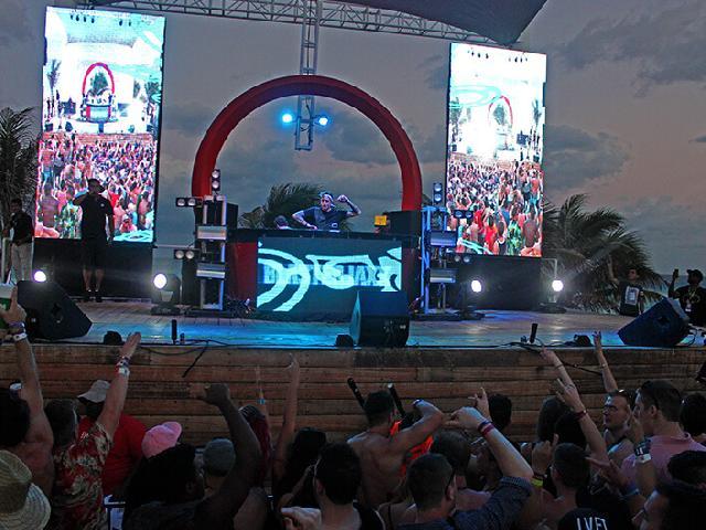 Oasis Beach Club - Cancun, Mexico Oasis Beach Club - Cancun, Mexico