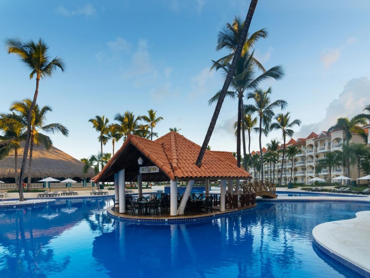 Barcelo Punta Cana Dominican Republic - El Coco Pool Bar Barcelo Punta Cana Dominican Republic - El Coco Pool Bar