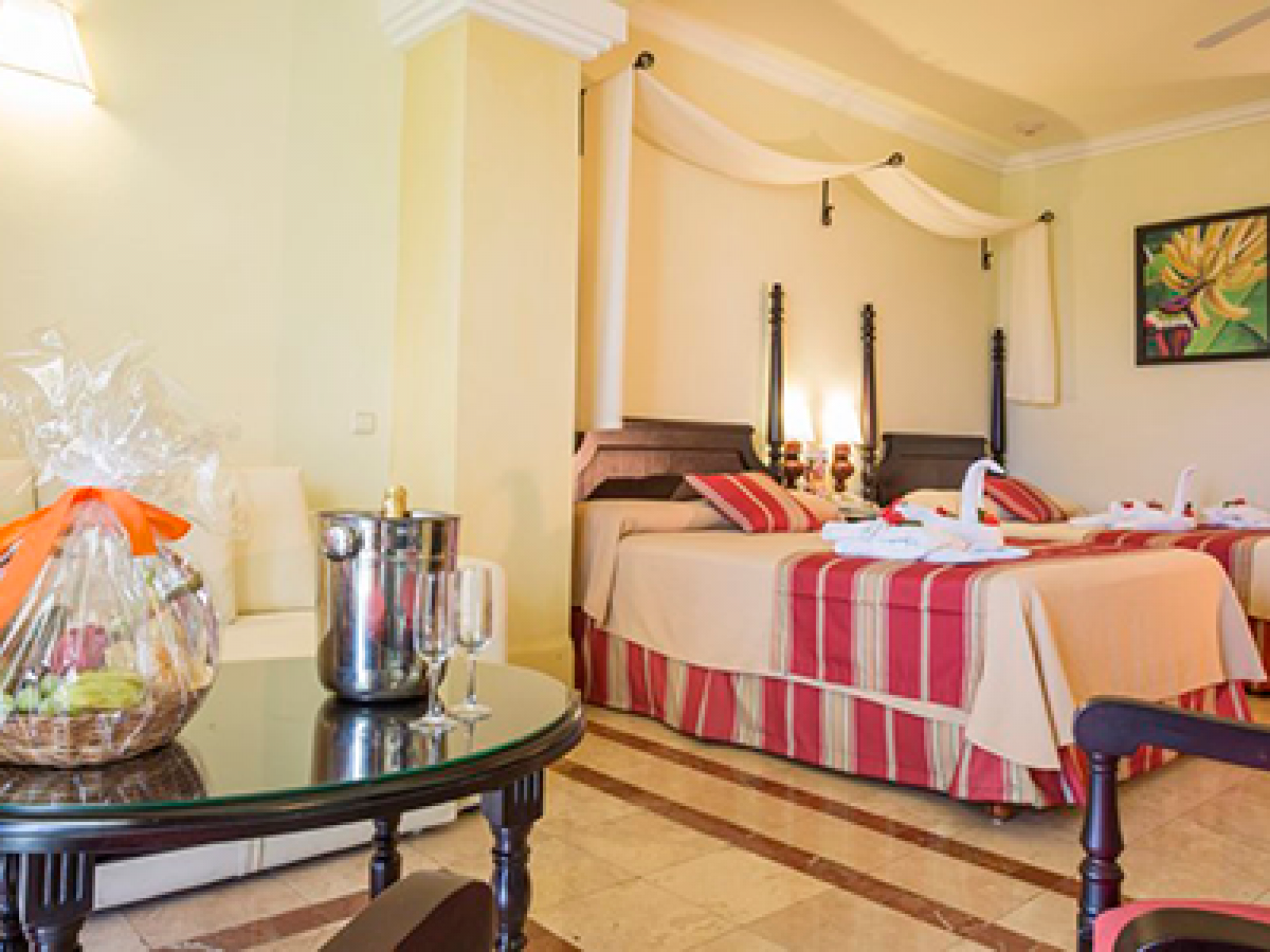 Grand Palladium Jamaica Jr Suite Living Room Two Beds png Grand Palladium Jamaica Jr Suite Living Room Two Beds png
