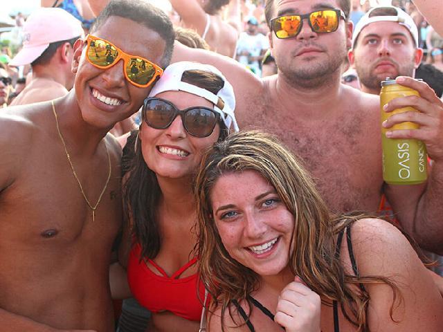 Oasis Cancun Dance U 2017 Crowd Oasis Cancun Dance U 2017 Crowd